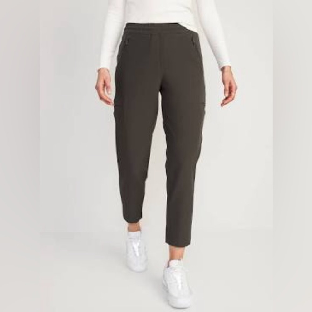 NWOT High-Waisted All-Seasons StretchTech Slouchy Taper Cargo Pants